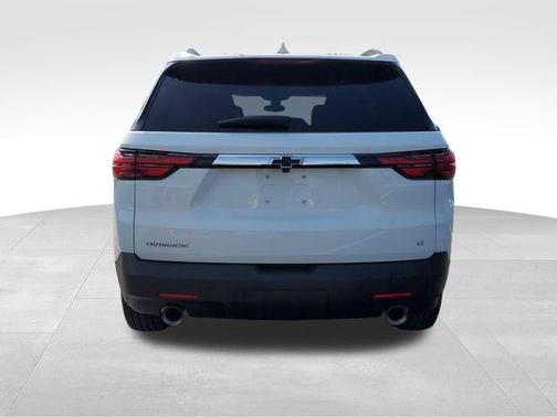 Summit White 2023 Chevrolet Traverse LT Cloth