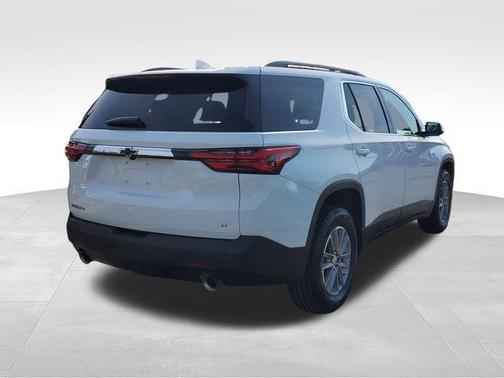Summit White 2023 Chevrolet Traverse LT Cloth
