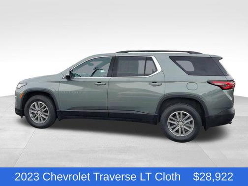 Silver Sage Metallic 2023 Chevrolet Traverse LT Cloth