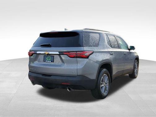 Sterling Gray Metallic 2023 Chevrolet Traverse LT Cloth