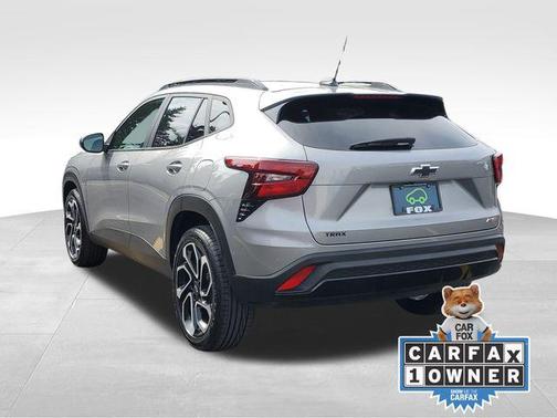 Sterling Gray Metallic 2024 Chevrolet Trax FWD 2RS