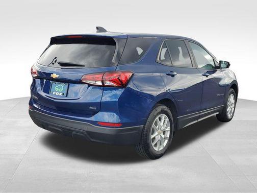 Blue Glow Metallic 2022 Chevrolet Equinox LS