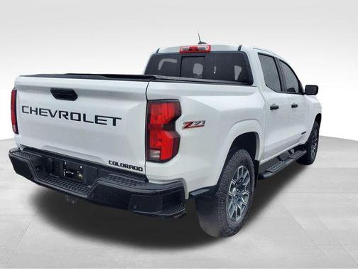 Summit White 2023 Chevrolet Colorado Z71