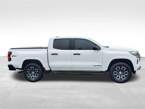 Summit White 2023 Chevrolet Colorado Z71