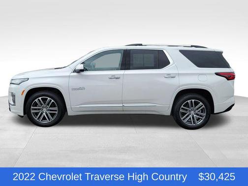 Iridescent Pearl Tricoat 2022 Chevrolet Traverse High Country