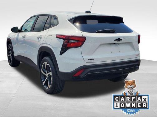 Summit White 2024 Chevrolet Trax FWD 1RS