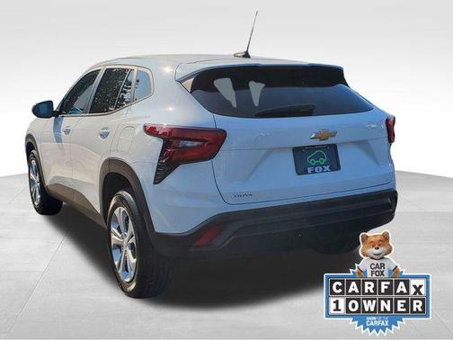 Summit White 2024 Chevrolet Trax LS