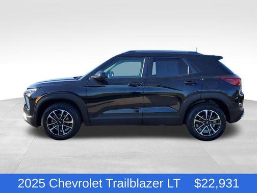 Mosaic Black Metallic 2025 Chevrolet Trailblazer LT
