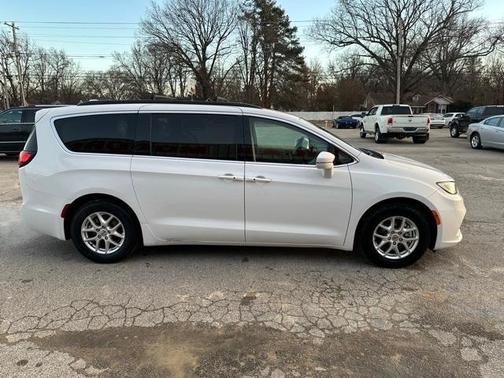 2022 Chrysler Pacifica Touring-L