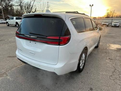 2022 Chrysler Pacifica Touring-L