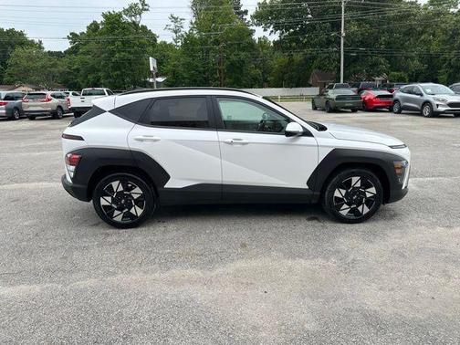 White 2025 Hyundai KONA SEL