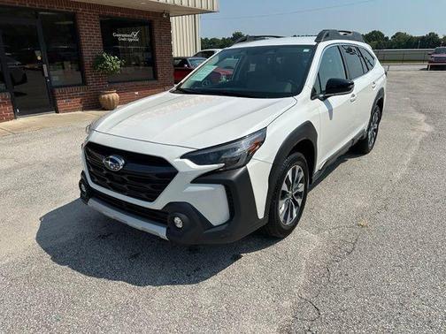 Crystal White Pearl 2023 Subaru Outback Limited