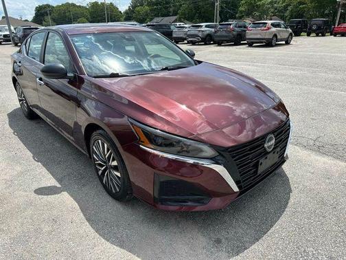 Garnet Pearl Me 2024 Nissan Altima 2.5 SV