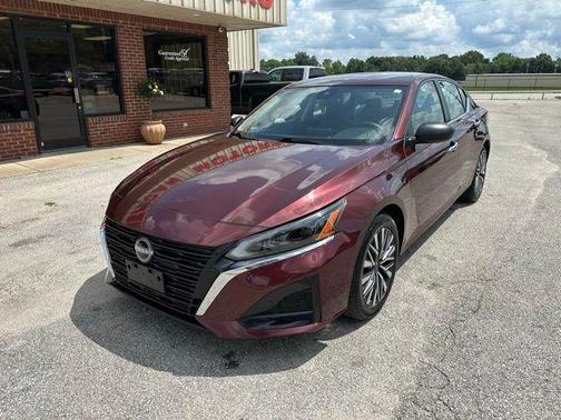 Garnet Pearl Me 2024 Nissan Altima 2.5 SV
