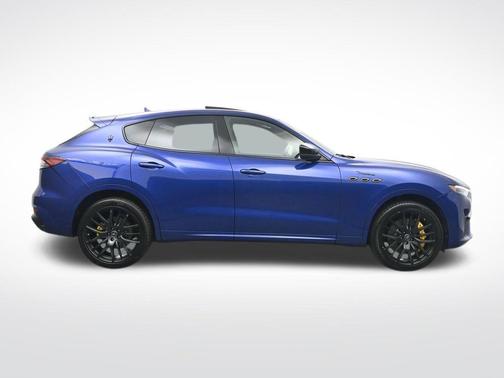 Blu Emozione Metallic 2023 Maserati Levante Modena