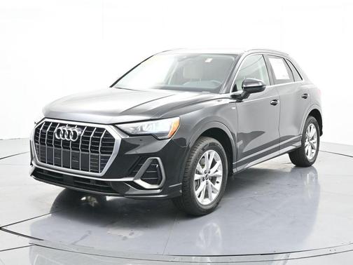 2022 Audi Q3 45 S line Premium