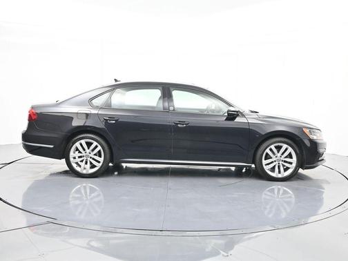 2019 Volkswagen Passat 2.0T Wolfsburg Edition