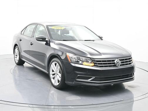 2019 Volkswagen Passat 2.0T Wolfsburg Edition