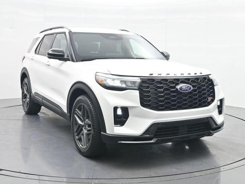Star White Metallic Tri-Coat 2026 Ford Explorer ST