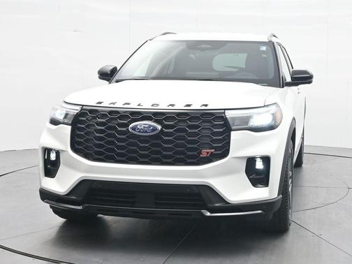 Star White Metallic Tri-Coat 2026 Ford Explorer ST