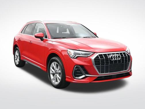 2024 Audi Q3 Premium 45 TFSI S line quattro Tiptronic
