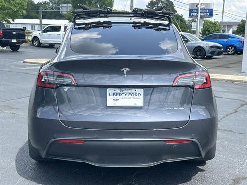 2022 Tesla Model Y Long Range Dual Motor All-Wheel Drive