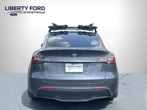 2022 Tesla Model Y Long Range Dual Motor All-Wheel Drive