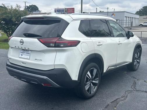 2023 Nissan Rogue SL