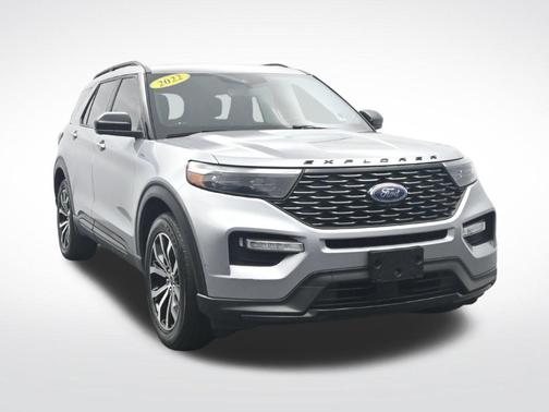 Silver Metallic 2022 Ford Explorer ST-Line