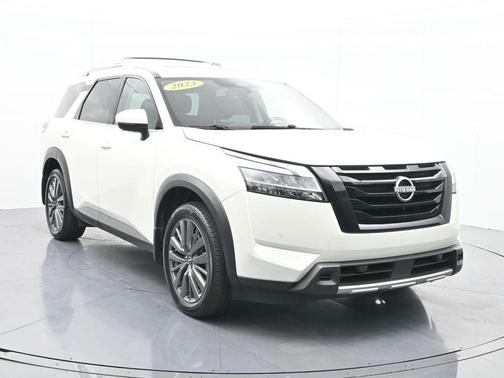 2023 Nissan Pathfinder SL FWD
