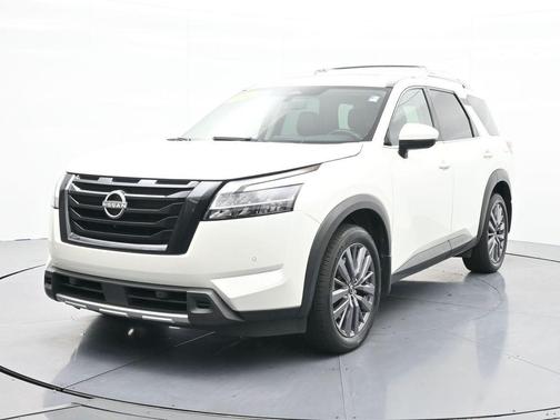 2023 Nissan Pathfinder SL FWD
