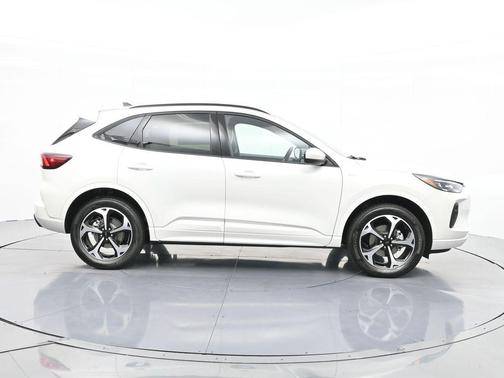 2025 Ford Escape ST-Line Elite