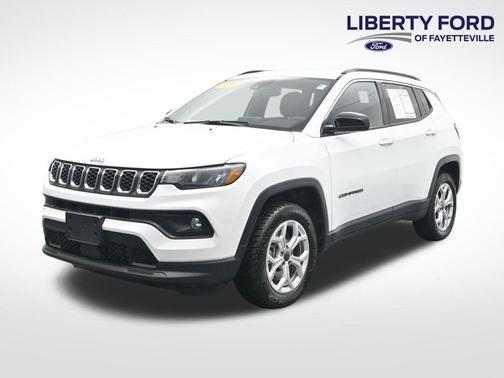 Bright White Clearcoat 2025 Jeep Compass Latitude