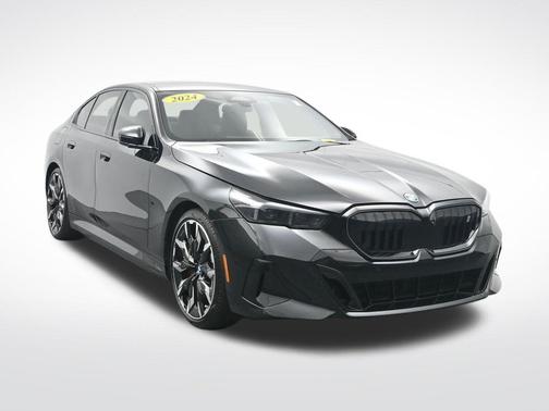 Black Sapphire Metallic 2024 BMW i5 eDrive40