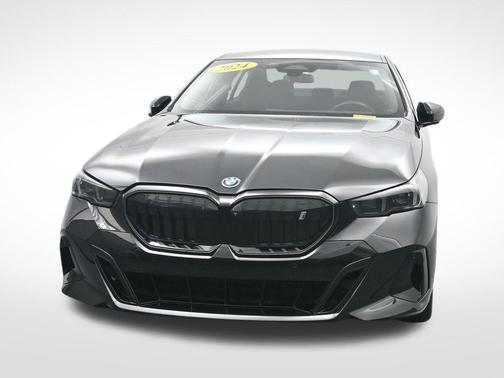 Black Sapphire Metallic 2024 BMW i5 eDrive40