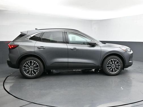 2025 Ford Escape PHEV SE