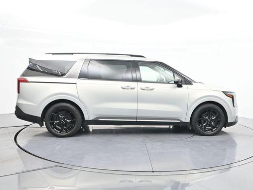 2025 Kia Carnival SX