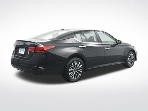 Super Black Clearcoat 2025 Nissan Altima 2.5 SV