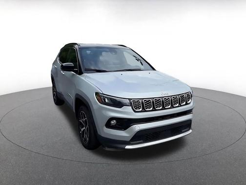 Silver Zynith Metallic Clearcoat 2025 Jeep Compass Limited