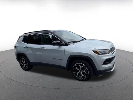 Silver Zynith Metallic Clearcoat 2025 Jeep Compass Limited