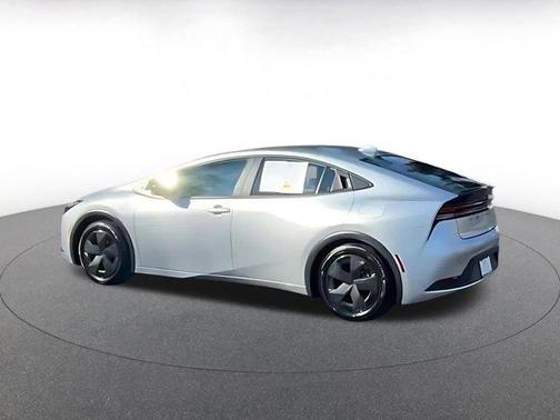 2025 Toyota Prius LE