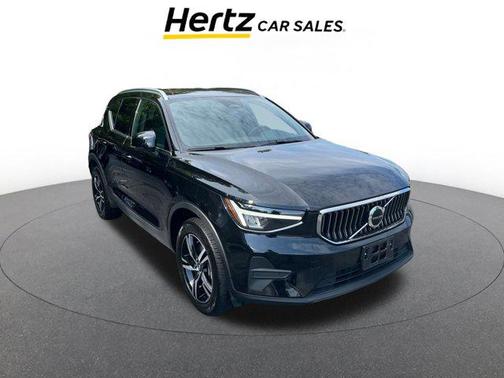 2024 Volvo XC40 CORE
