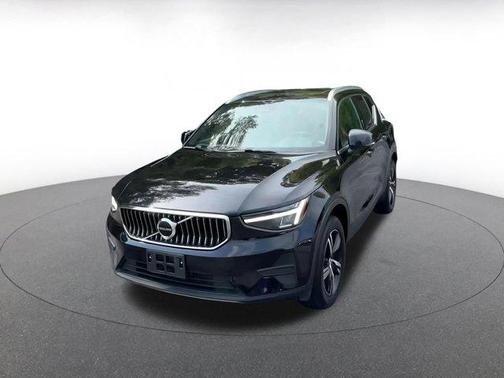 2024 Volvo XC40 CORE