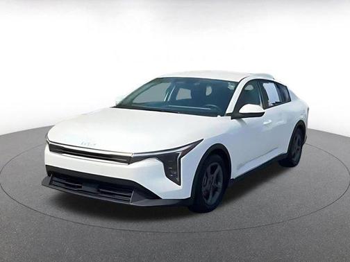 Snow White Pearl 2025 Kia K4 LXS