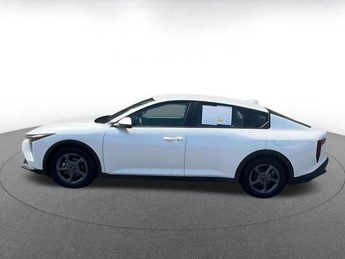 Snow White Pearl 2025 Kia K4 LXS