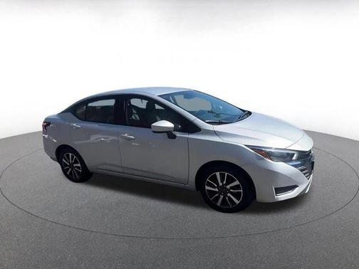 Brilliant Silver Metallic 2025 Nissan Versa 1.6 SV