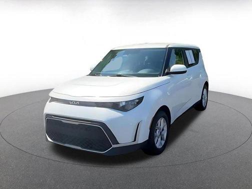 Snow White Pearl 2025 Kia Soul LX