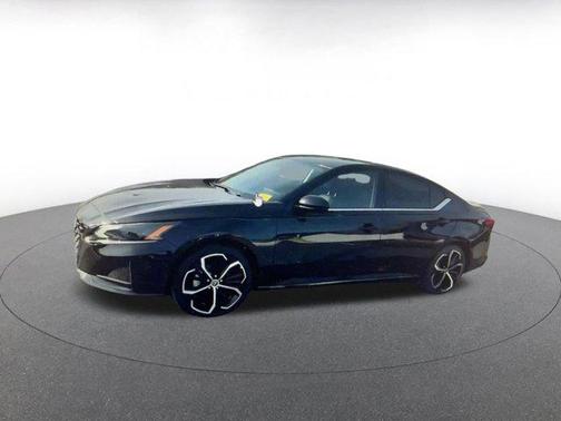 2025 Nissan Altima SR FWD