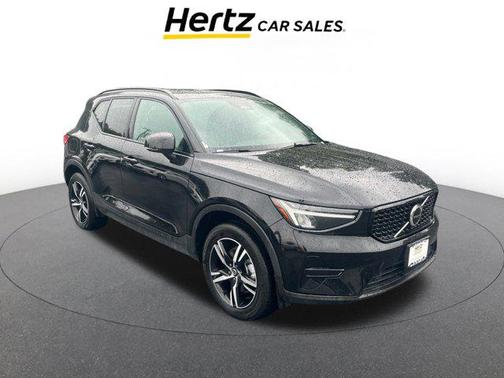2024 Volvo XC40 CORE