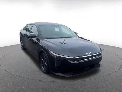 Aurora Black Pearl 2025 Kia K4 LXS